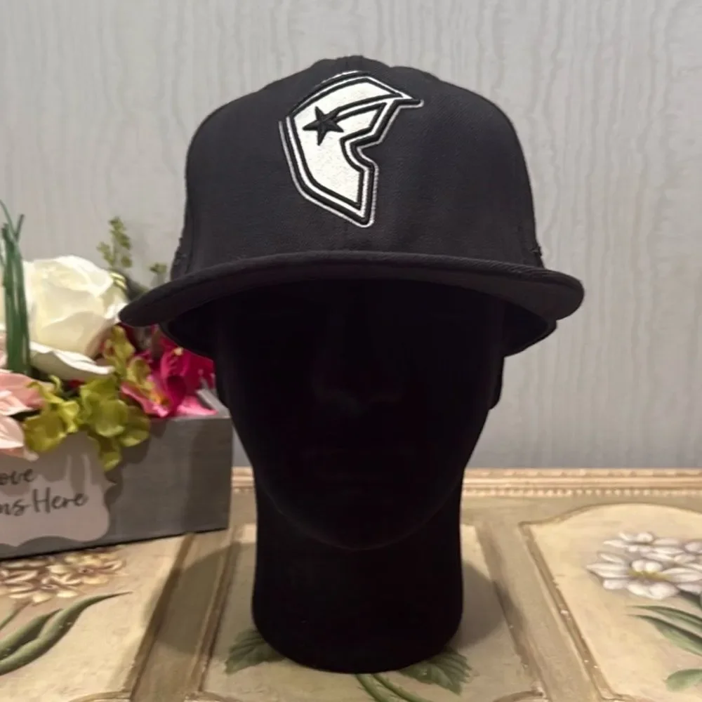 Vintage New Era Famous Stars & Straps 100% Wool Fitted Cap Hat Travis Barker Y2K